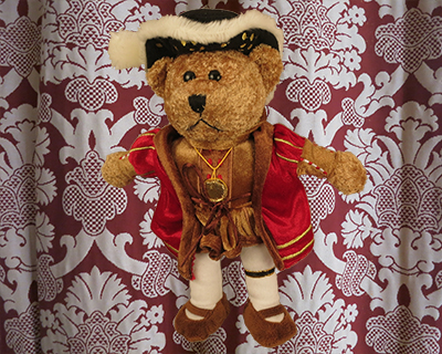 hampton court palace henry viii bear