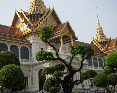 bangkok grand palace topiary